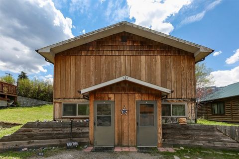 Opportunity Gardiner, Montana! Discover this fantastic 4-plex located a very short distance (approx. 150 meters) from Yellowstone National Park and the iconic Roosevelt Arch. This property offers a great chance to invest in an area that's had high de...
