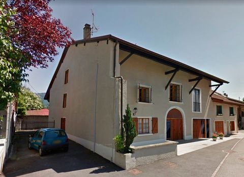 À seulement 15 minutes en voiture de Genève, se niche ce ravissant Triplex de 55m2, doté de 2 chambres, offrant une localisation idéale à proximité des commodités locales. Ce bel appartement, répartie sur 3 niveaux pour une superficie totale de 55m2,...