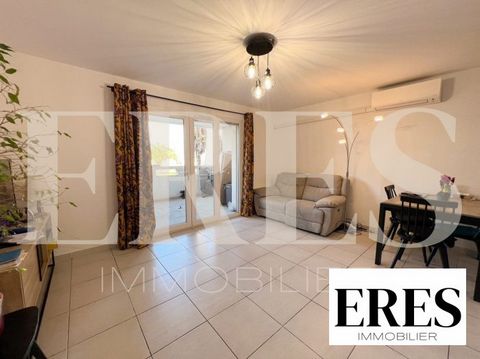 Le Stromboli - 2-ROOM APARTMENT WITH TERRACE Apartment of 54 m² with terrace for sale in a secure building with elevator in Agde. It includes a living room, a bedroom, an open fitted kitchen and a shower room. In annex there is a parking space and a ...
