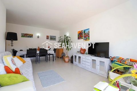 Appartement met één slaapkamer op de bovenste verdieping, een zwembad en een lift in Albufeira. Dit ruime appartement met één slaapkamer biedt het perfecte toevluchtsoord in de Algarve. Gelegen in een condominium met een zwembad en een lift, bevindt ...