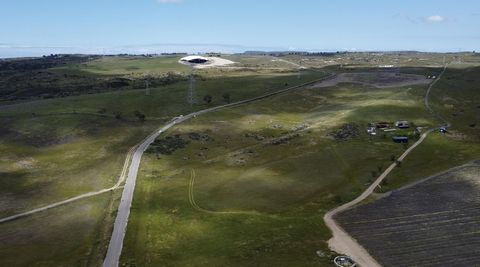 Imagine waking up every morning in your own piece of paradise, surrounded by the natural beauty of Valle de Guadalupe. We present you with a unique opportunity: a plot of 5717.68m2 strategically located on the Francisco Zarco road, right in front of ...