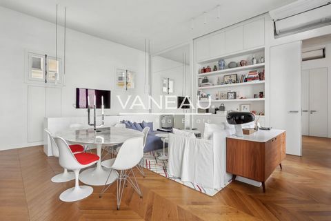 Paris 1st, La Madeleine - In a beautiful freestone building, the Vaneau group presents, on the 2nd floor with elevator, an apartment of 66.03m² Carrez, in perfect condition, composed of a kitchen open to the living room, a bedroom with dressing room,...