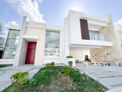 BRAND NEW HOUSE WITH POOL AND PATIO IN CLOSED  COMMUNITY Modern and impressive house, located in one of the most exclusive closed projects in the city of Santiago De Los Caballeros, Sector Llanos de Gurabo. 438 m² of land, 454 m² of construction Foye...