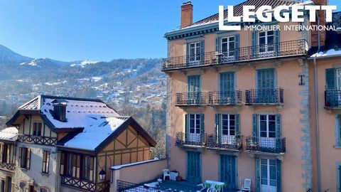 A35194ADM74 - This two-bedroom apartment FOR SALE In Saint-Gervais Mont-Blanc offers accommodation for up to 6 people in a stylishly renovated top floor apartment with classic turn-of-the-century features. With original parquet floors, high ceilings,...