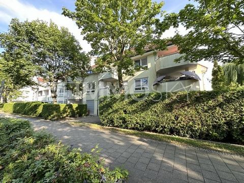 Dit charmante 2-kamerappartement heeft een oppervlakte van 36 vierkante meter en maakt indruk met zijn gezellige sfeer, het uitnodigende balkon en een inbegrepen ondergrondse parkeerplaats. Het appartement is gelegen in een goed onderhouden apparteme...