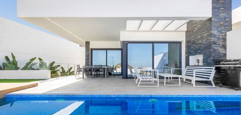Modern Villa with Stunning Sea and City Views This stylish villa, built in 2019, features a modern design and high-quality finishes, offering 194 m² of living space. On the main floor, you'll find a spacious living-dining area with large windows that...