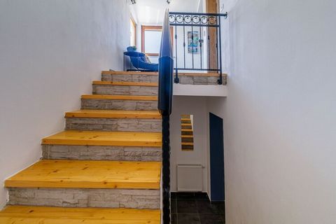 This beautiful house in Loborika offers a comfortable and spacious accommodation, perfect for a stay with family or a group of up to 6 people. The house has an area of 160 m² and is stylishly decorated with modern amenities. It offers a lovely view o...