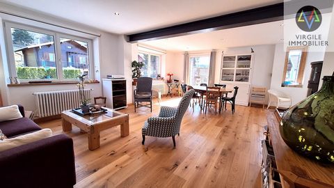 Ref: 2156, Exclusively at Virgile immobilier, discover this charming house nestled in the heart of the small village of Malbuisson just a few steps from Lake Saint-Point. Extending over a floor area of approximately 166 m2, this house will seduce you...