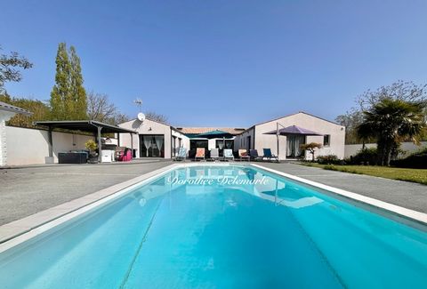 Maison à vendre 6 pièces 4 chambres Piscine LE THOU (17)