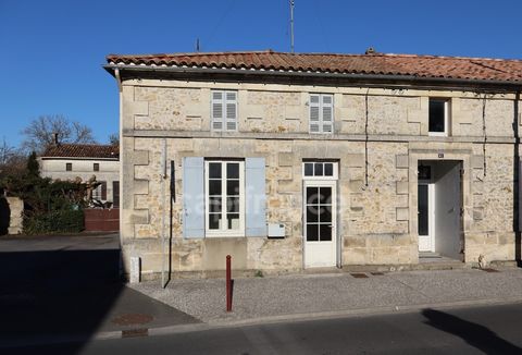 Ensemble immobilier à vendre 6 pièces de 131 m² avec jardin plein sud - Chepniers (17)