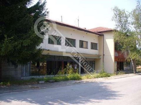 De voorgestelde accommodatie ligt op slechts 9,3 km afstand. van de stad Veliko Tarnovo. Het is een oud gebouw, met motelstatus en twee winkels. Bebouwde oppervlakte van het hele gebouw 1750 sq.m. Oppervlakte van het aangrenzende perceel 3500 sq.m. H...