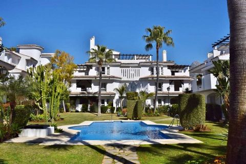 Apartment for sale in the urbanization of los Naranjos de Marbella just across the road from Puerto Banus and close to many golf cources in the valley. The apartment is located on the 1st floor in Phase 5 of the development and has a total constructe...