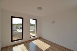 Price: €150.000,00 District: Balchik Category: House Area: 135 sq.m. Plot Size: 649 sq.m. Bedrooms: 3 Bathrooms: 2 Location: Countryside The house has just been finished. It is built to high European standards. The whole plot is fenced. Situated on a...