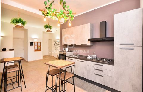 LECCE - Mazzini area Very close to Piazza Mazzini, we offer for sale a totally renovated apartment of about 195 sqm located on the 2nd floor of a building with lift, garage and parking space. The apartment consists of a large and bright living room w...