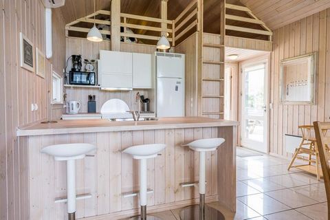 Super cozy cottage for 8 people in Skaven Strand! In this cottage, the kitchen is an extension of the cozy living room with wood burning stove. From the living room there is access to a nice large wooden terrace where the sun can really be enjoyed. I...