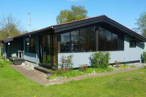 Well maintained cottage only approx. 150 meters from the sea at Strøby Ladeplads. In 2018, the cottage has new furniture. The house is heated with air / air heat pump or wood stove. There is a good terrace with barbecue and garden furniture. The plot...