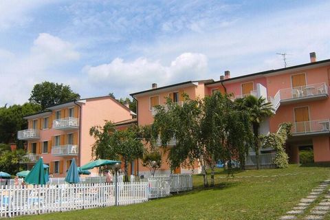 Apartments in a charming location above Garda with a view of Lake Garda. Costermano is a quiet village in the hinterland of the eastern bank, surrounded by olive groves and vineyards. The first foothills of the Monte Baldo massif are nearby. This is ...