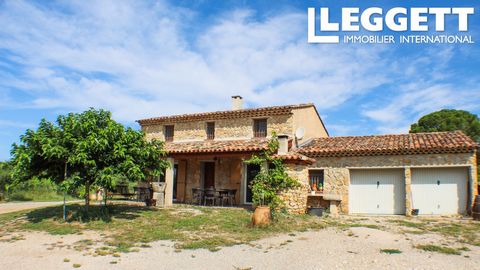 A22417GWI83 - Gorgeous stone farmhouse entirely renovated with double garage and parking. With fully enclosed garden grounds of 5475m² of land, approx.20 olive trees and vegetable garden. The house has a spacious living /dining room, fully equipped k...