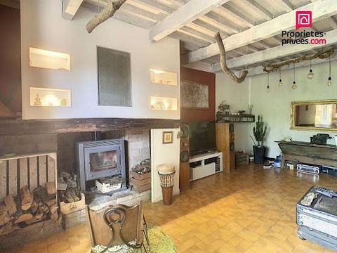 Rare... Beautiful Mas full of charm with a superb view and its fenced land of more than 2 ha, it is composed as follows: - On the ground floor: kitchen-living room of 50 m², a large office of 17 m², 3 bedrooms and a bathroom. - Upstairs: 5 bedrooms, ...