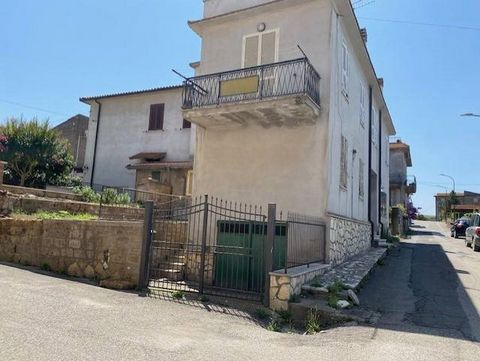 In Monte Romano, historic center, we offer the sale of a building to be restored, currently consisting of two apartments divided by cadastral register. On the ground / mezzanine floor we find the small apartment, of about 38 square meters structured ...