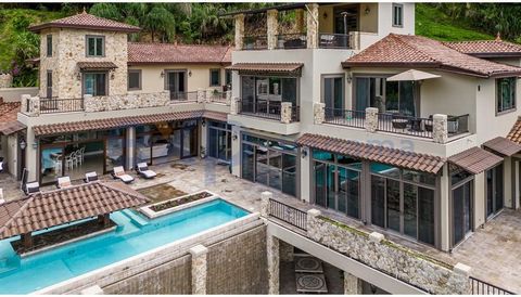 ¡Oportunidad única en la vida de comprar la propiedad de lujo más exclusiva de Boquete Panamá! Esta propiedad de montaña ofrece una piscina de borde infinito estilo centro turístico y un spa con un bar en la piscina y mucho más. Las comodidades de lu...
