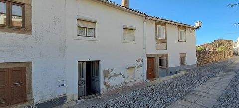 House T2 in Miranda do Douro. House located in the historic area of Miranda do Douro, near the Garden of the Friars Trinos, the Municipal Library and Concathedral of Miranda do Douro. Consisting of 2 floors, loft and terrace, in need of restoration w...
