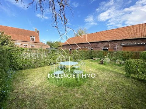 Bergues countryside. Pretty Flemish farmhouse completely renovated with the charm of the old. The house offers 150 m2 of living space: hall, equipped kitchen and stove, living room warm living, leisure room, vaulted bedroom, cellar are on the ground ...