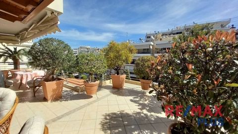 For sale in Lofo Pani (Kytheria) in Alimos, excellent apartment of 113 sq.m., 2nd floor, airy, bright, with terraces of a total area of 73 sq.m. with open view and covered sections. It has three comfortable bedrooms, bathroom with bathtub, cupboards ...