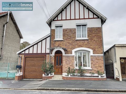 Brick townhouse of 93m2 of living space and comprising: - On the ground floor: Entrance, living room, dining room, fitted and equipped kitchen, laundry room, separate toilet. - Upstairs: Landing, 2 bedrooms, bathroom. PVC double glazed joinery with r...