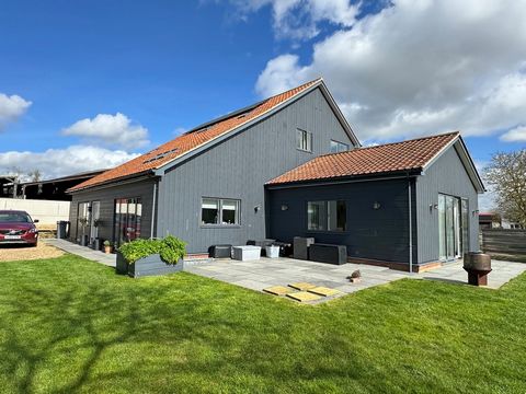 GROUND FLOOR A driveway from Wash Lane presents you with the first view of Gracefield Lodge on the brow of the hill, it's slate grey fibre-cement panelled exterior sitting proudly amongst the rural fields and farm. There is parking for at least three...