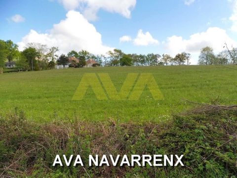This plot of 2.783 m2 planned for a floor area of 320 m2 will seduce you with its unobstructed view. It is equipped with mains drainage, water, electricity and telephone on the ground itself. It is located between Navarrenx, Mourenx and Oloron.