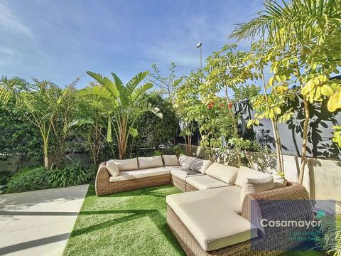 Casamayor Real Estate vous présente cet appartement exclusif à vendre dans l'un des meilleurs quartiers d'Alicante : Playa San Juan. La maison dispose d'un jardin privé et d'une distribution moderne de l'espace jour, réalisant ainsi des espaces intég...