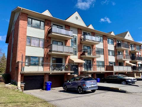 You're searching for a property located at walking distance of all services? Offer yourself this superb condo located near grocery stores, the Gegep, La Maison de la Culture, the Centre Sportif, The Promenades Gatineau and public transport. Ideal for...