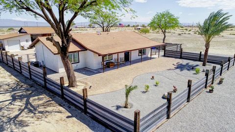 Stunning 3-Bedroom House with Spectacular Mountain and Salton Sea Views! Welcome to your dream home! This gorgeous 3-bedroom, 2-bath property boasts 1688 Sq Ft and sits on an oversized lot with breathtaking views of the mountains and the Salton Sea. ...