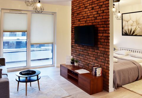 A beautiful, modern and bright apartment in the Mordor area invites everyone looking for accommodation in comfortable conditions for days, weeks and months. A wonderful, spacious apartment with a very comfortable layout is located at Komputerowa 7 st...