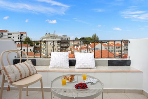 Wake up in our 2 bedroom apartment located right in the heart of Almada! This recently refurbished, sun-drenched apartment offers a tranquil residential vibe alongside quick, easy access to Lisboa and Costa da Caparica. The apartment has two private ...