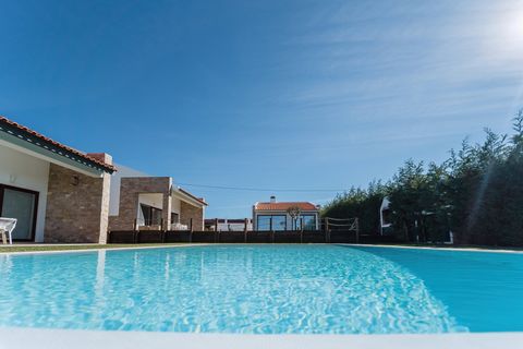 Páteo Sagaipo is a property with three contemporary villas, located in the municipality of Lourinhã, in a rural area but with quick access to the city, beach and museums. Here, you can enjoy fantastic sunny afternoons, just with the sound of the wind...