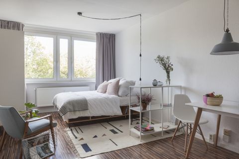 Overview Want to be in the very center of the new energetic Berlin Mitte? You can't get better located than this Hackesher Markt studio: - Free bi-weekly apartment cleaning included! - Peaceful studio apartment - Finished in a light and airy palette ...