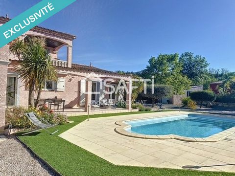 In the pretty Village of Laurens, 20 minutes from Beziers with its shops, and 40 minutes from the beach. Spacious and bright villa, with on the ground floor, a large independent entrance warmly welcomes visitors, inviting them to discover the refined...