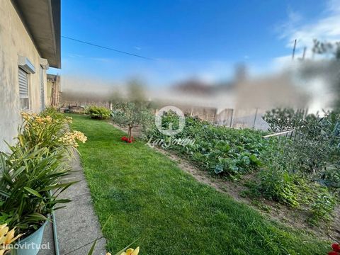 Fantastic villa with 3 bedrooms inserted in a plot 564m2, located in Malta. This villa already has a project for restoration. On the same land is built a habitable annex that you can enjoy while building your dream house! Just 10 minutes away. of the...