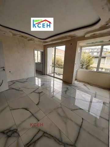 'IMOTI KSEN' sells a two-bedroom brick apartment meters from the pedestrian zone of the city. It consists of a kitchen with a living room, a living room, two bedrooms, a large entrance hall, separate bathroom and toilet, two terraces, an adjoining ba...