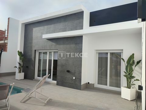 Vrijstaande Villa's in Bungalowstijl met 3 Slaapkamers in Balsicas Murcia Deze stijlvolle villa's bieden een comfortabele en luxueuze woonervaring. Deze vrijstaande villa's liggen in het charmante dorpje Balsicas, Murcia, en beschikken over drie slaa...