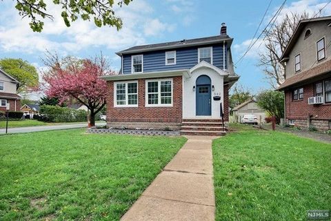 Discover the perfect blend of classic charm and modern updates in this beautiful side hall colonial located in the heart of Ridgewood.Three bedrooms with a beautifully renovated bathroom are found on the second floor. Main level has a brand new kitch...