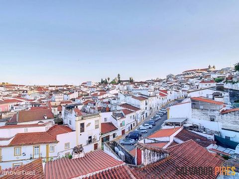 We present this 2 bedroom apartment in need of refurbishment, located in the Historic Center of the City of Elvas, which has a series of characteristics that make it an excellent option for investment in the rental market or for permanent housing. Th...
