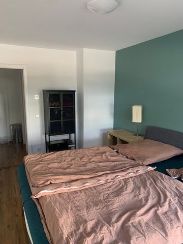 Very nice furnished 3 room apartment at Leonrodplatz in Munich Location of the apartment: good residential area, near the Olympiapark, 1st floor Rooms: nice living room with 1 couch and elevated dining set bedroom with double bed 180 x 200 cm study b...