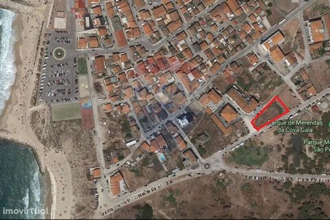 Terreno para construção com 1077.50 m², situado na freguesia de S. Pedro, Figueira da Foz Já teve um projecto aprovado para a construção de Bloco Habitacional para 9 apartamentos. Cave: 9 garagens e sala de condomínio R/C: 1 T1 + 2 T3 1ºAndar: 1 T1 +...