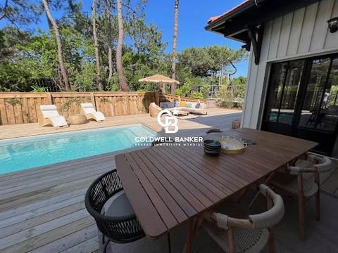 Coldwell Banker Cap Ferret presents this charming newly built villa located near the beaches of the Atlantic Ocean. This superbe villa has a total surface area of 167m2 offering bright, beautiful living spaces. The ground floor consists of : - A spac...
