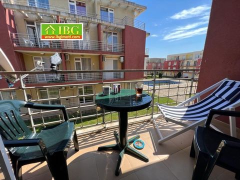 Estudio con balcón y vista a la piscina en Sunny Day 5, Sunny Beach IBG Real Estates ofrece a la venta un estudio amueblado ubicado en el 2º piso en el complejo Sunny Day 5, Sunny Beach. Sunny Day 5 es un complejo cerrado que consta de 7 bloques sepa...