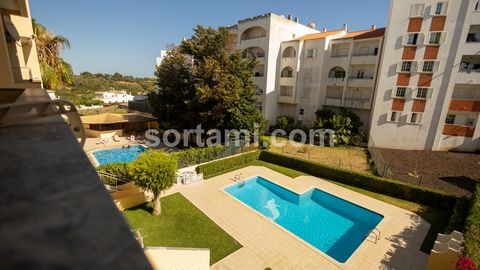 Discover your perfect getaway in the heart of Albufeira! Come to view this incredible two bedroom apartment for sale. With a spacious area of ninety square meters, this apartment is perfect for those looking for comfort and quality of life. Upon ente...