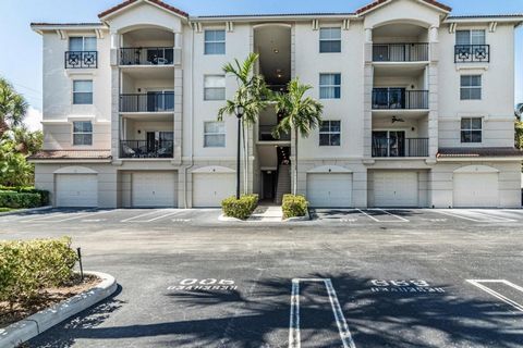 Come take a look at what it feels like to live in luxury! Resort-style living on the intracoastal offers 2 bdrm/2bthrm open-floor plan unit with plenty of natural light. Upgraded granite counter tops and near-perfect stainless-steel appliances. Beaut...